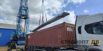 Загрузка профнастила длиной 12 метров в контейнер для отправки на С...